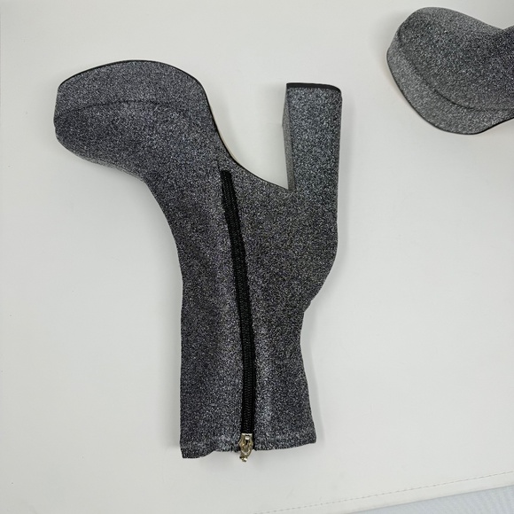 New Larroude Dolly Stretch Boot in Silver Sz US 8 - Picture 9 of 11